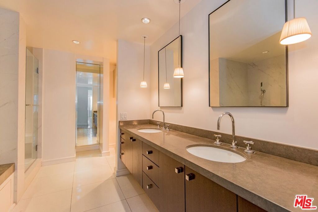 10520 Wilshire Boulevard 1004 Property Photo 7