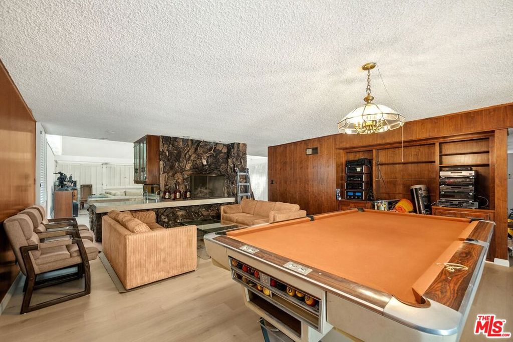 6505 S Halm Avenue Property Photo 14