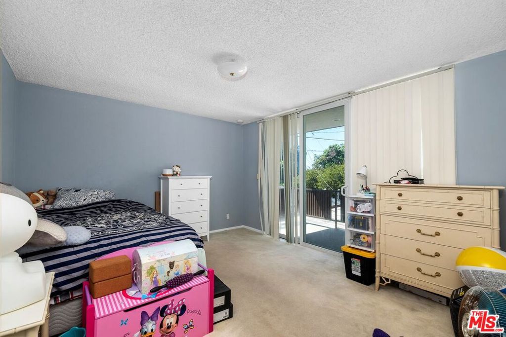 6505 S Halm Avenue Property Photo 26