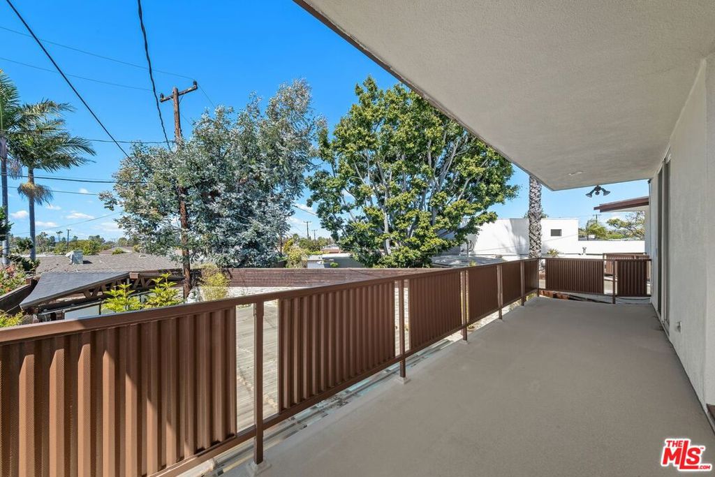 6505 S Halm Avenue Property Photo 27