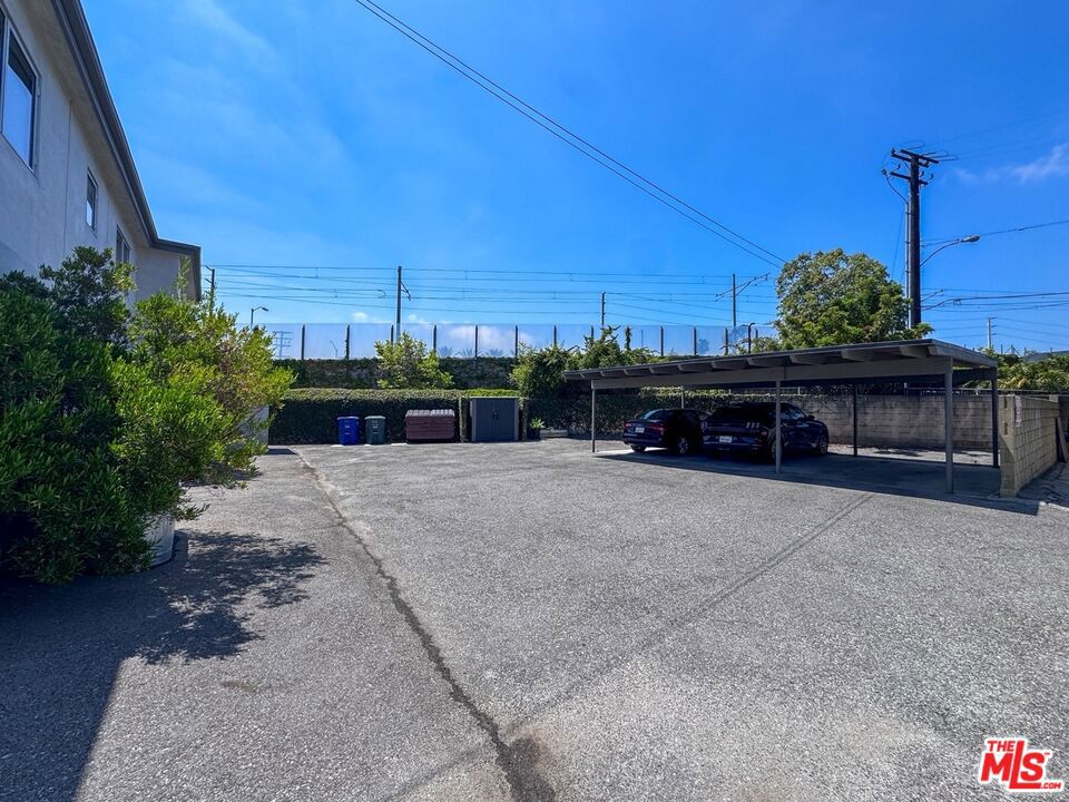 3425 Helms Avenue Property Photo 9