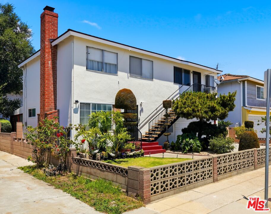 1127 W 164th Street Property Photo 5