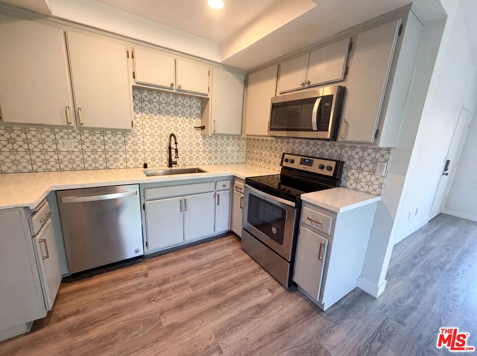 7300 Corbin Avenue M Property Photo 2