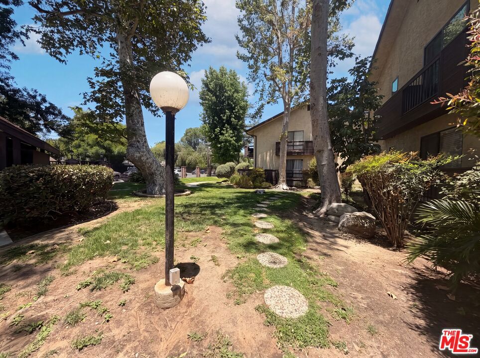 7300 Corbin Avenue M Property Photo 5