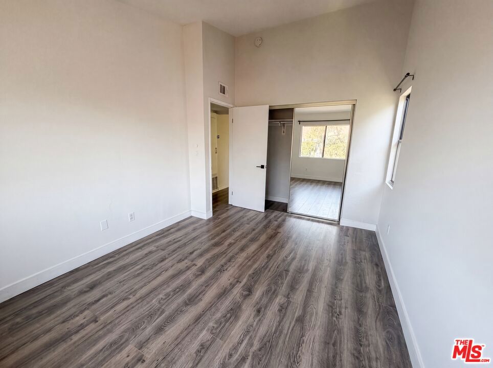 7300 Corbin Avenue M Property Photo 9