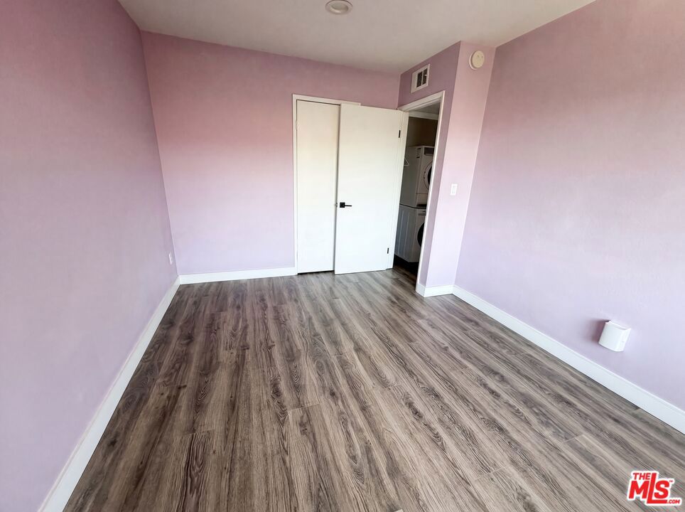 7300 Corbin Avenue M Property Photo 11