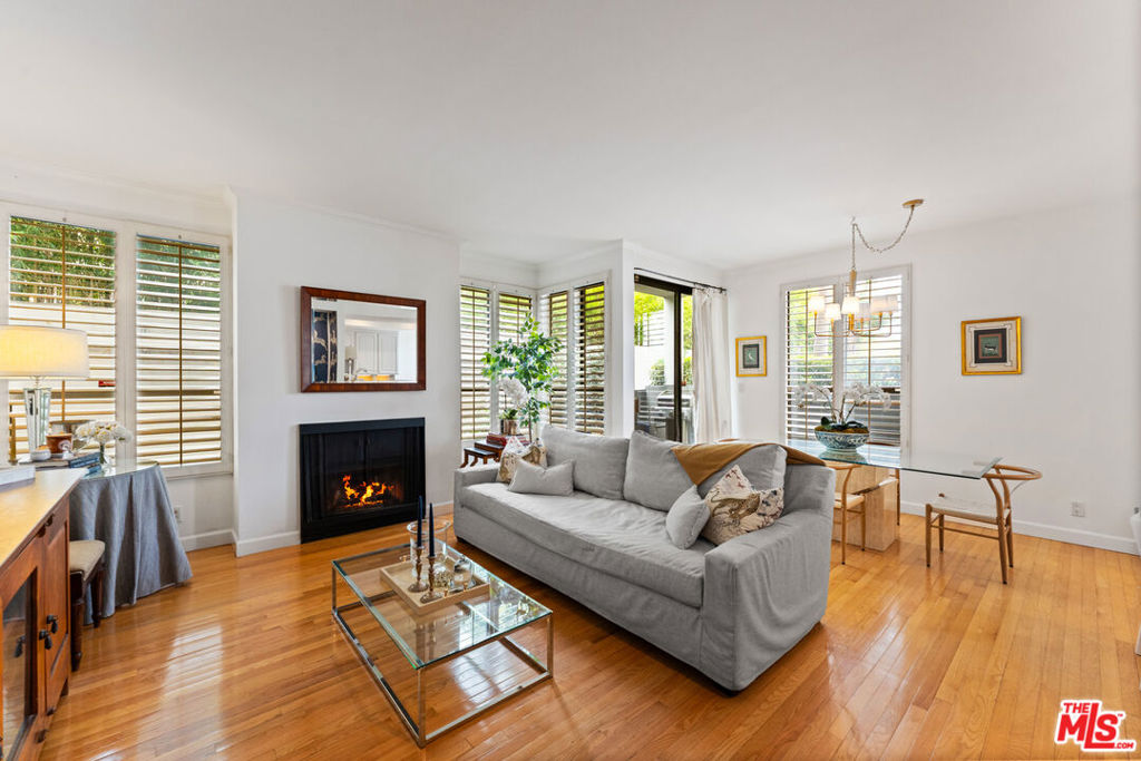 12115 San Vicente Boulevard 111 Property Photo 4