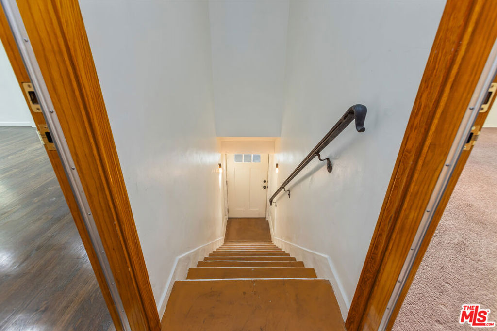 811 E Nutwood Street Property Photo 6
