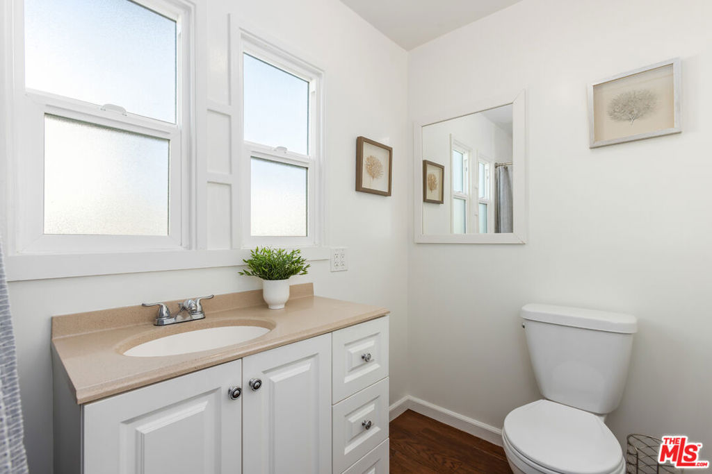 811 E Nutwood Street Property Photo 14