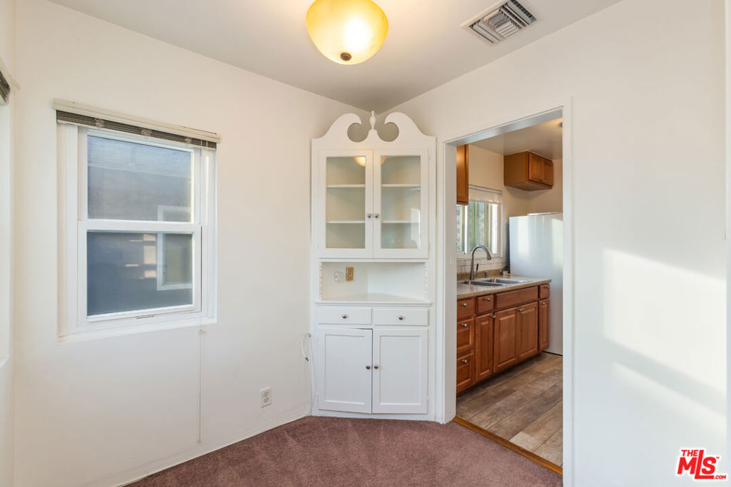 811 E Nutwood Street Property Photo 17