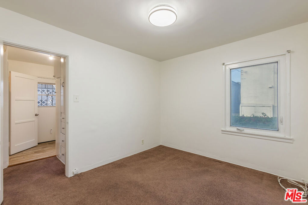 811 E Nutwood Street Property Photo 19