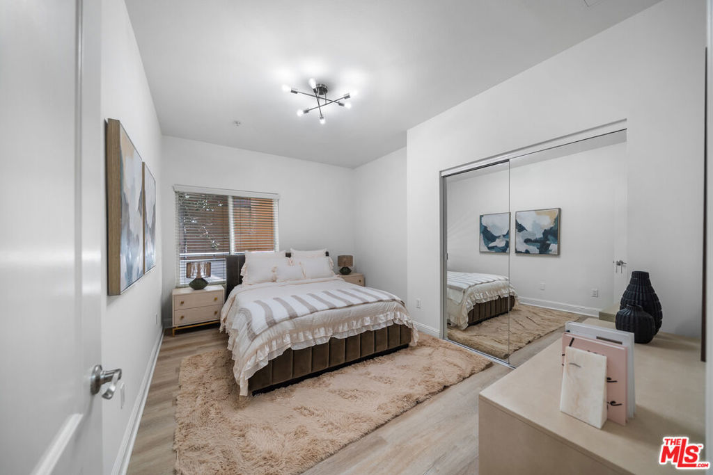 1128 S Serrano Avenue 104 Property Photo 14