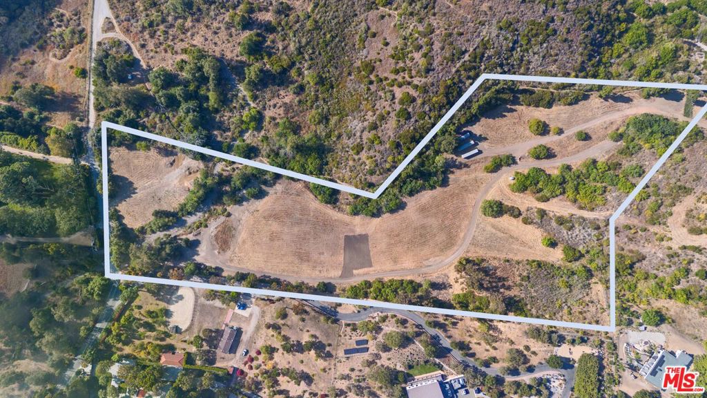 5737 Bonsall Drive Property Photo 3