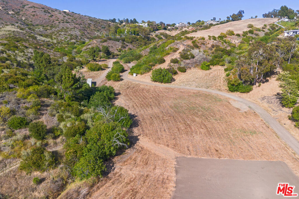 5737 Bonsall Drive Property Photo 14