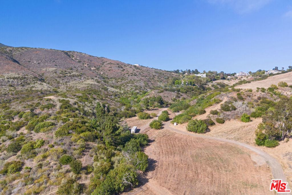 5737 Bonsall Drive Property Photo 19