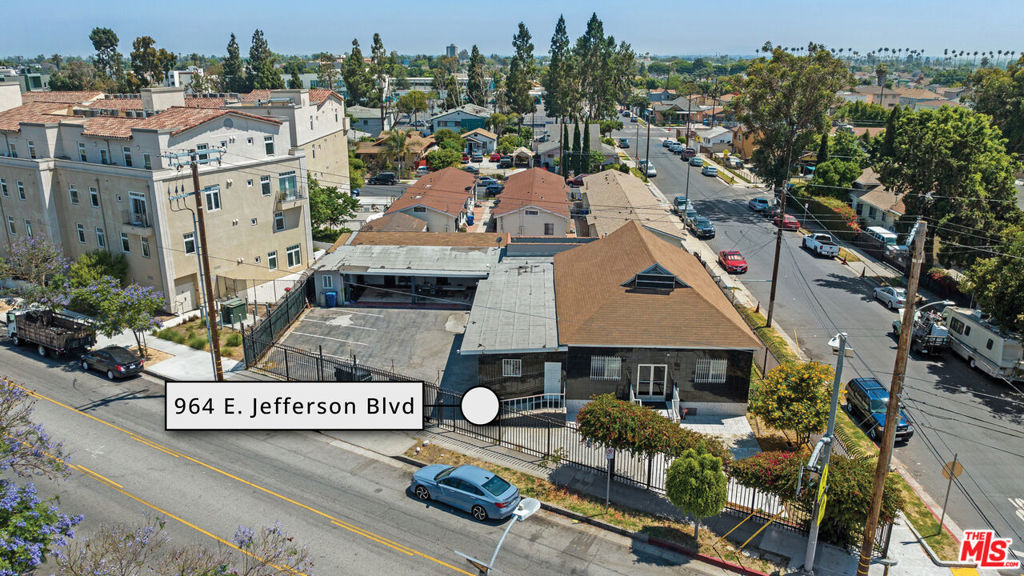 964 Jefferson Boulevard Property Photo 7