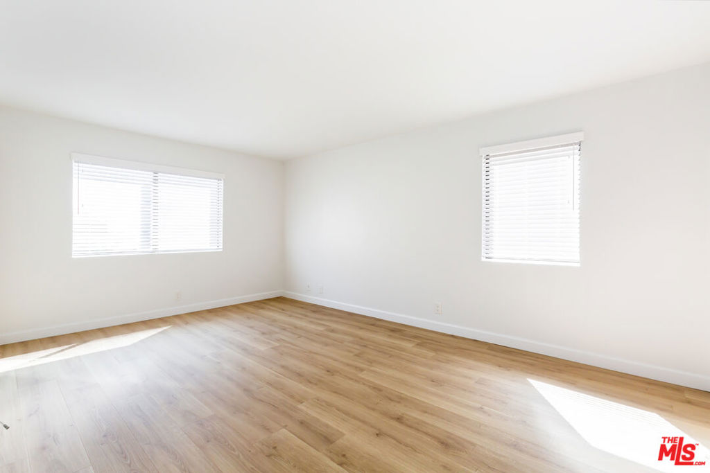 1738 S Bentley Avenue 302 Property Photo 44