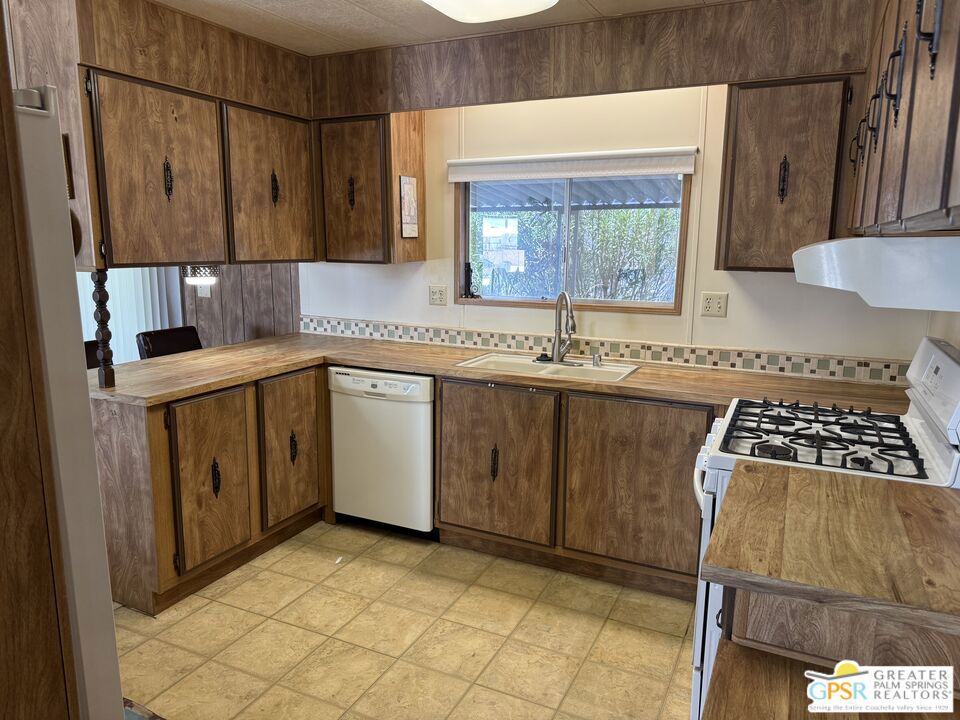 17625 Langlois Road 110 Property Photo 11