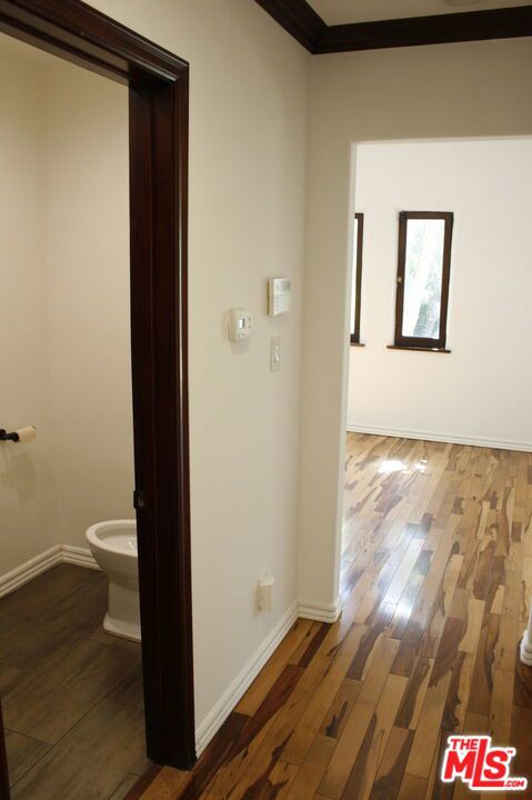 118 N La Peer Drive Property Photo 15