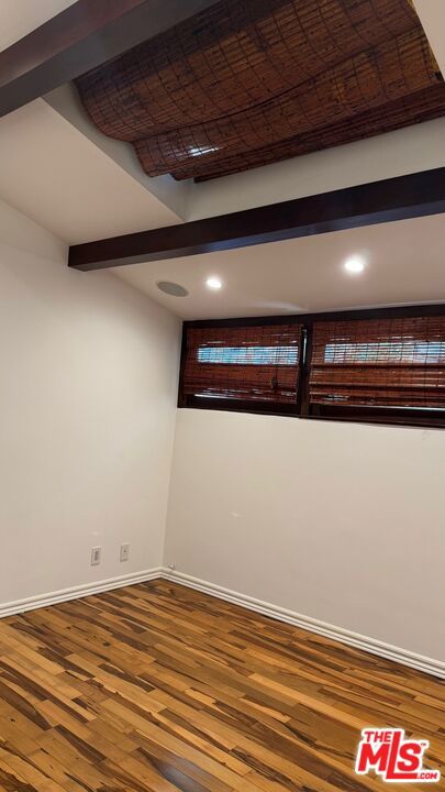 118 N La Peer Drive Property Photo 17