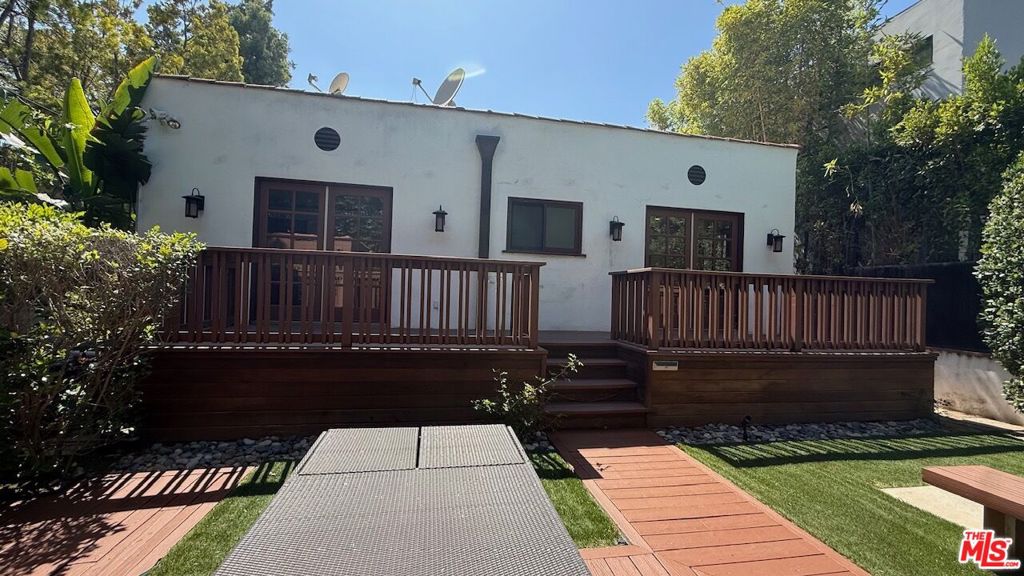 118 N La Peer Drive Property Photo 32