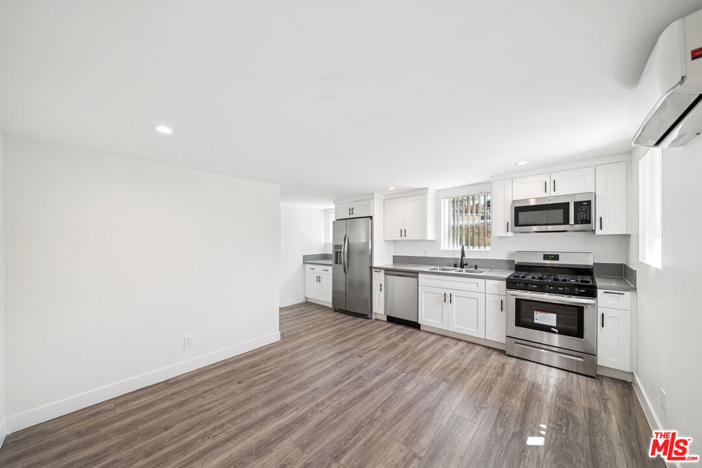 1267 Vin Scully Avenue 1/2 Property Photo 6