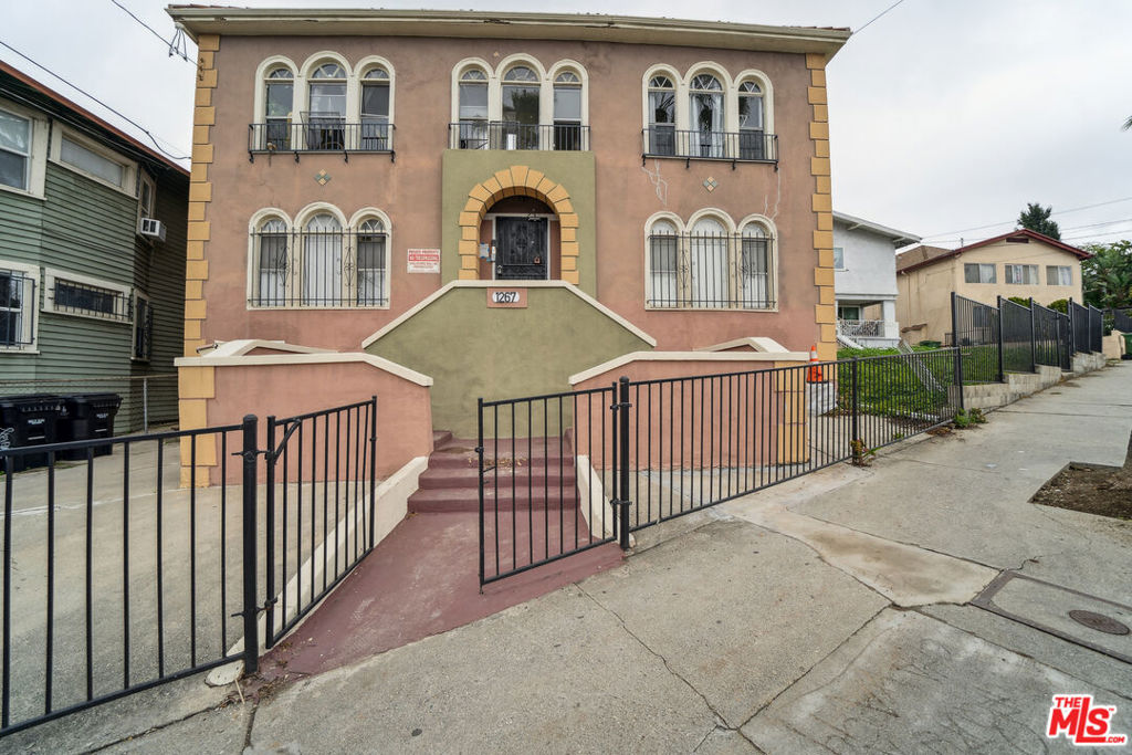 1267 Vin Scully Avenue 1/2 Property Photo 11