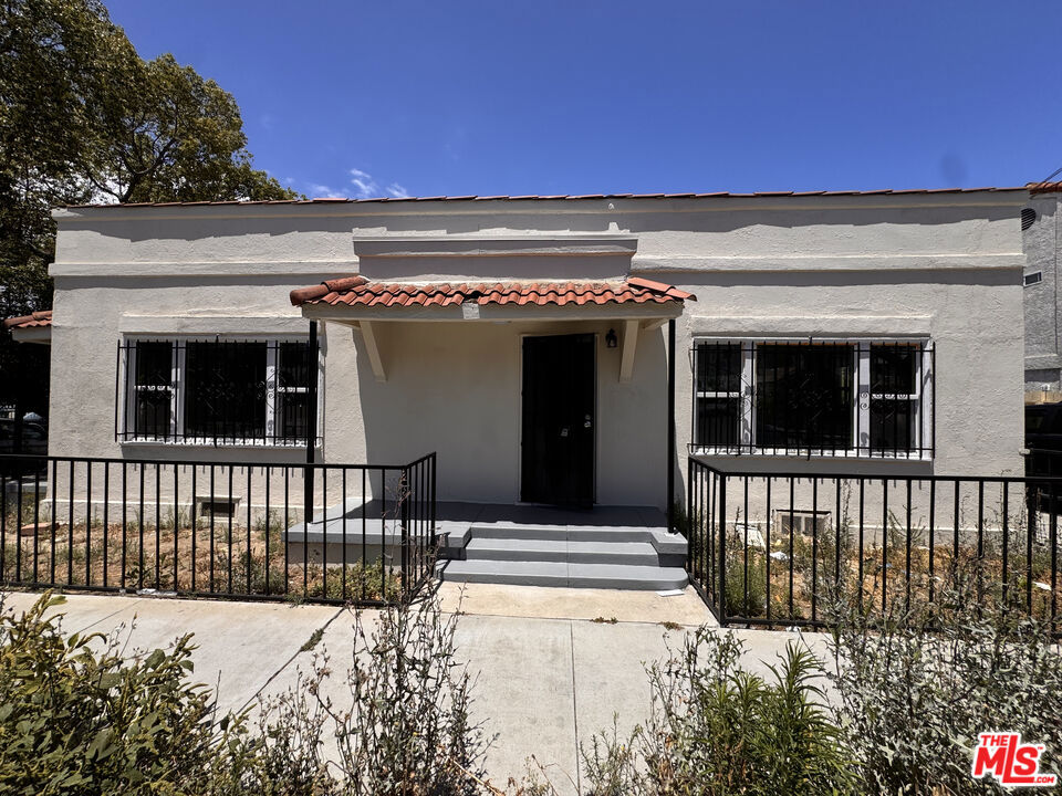 1100 Saint Louis Avenue Property Photo 1