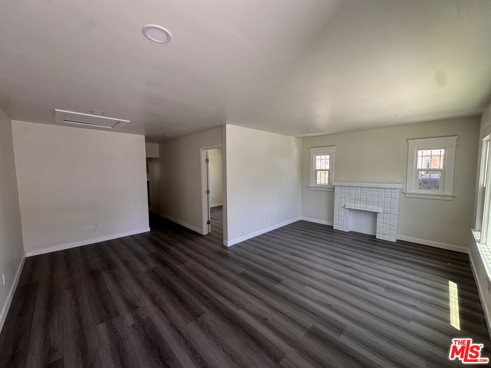 1100 Saint Louis Avenue Property Photo 2