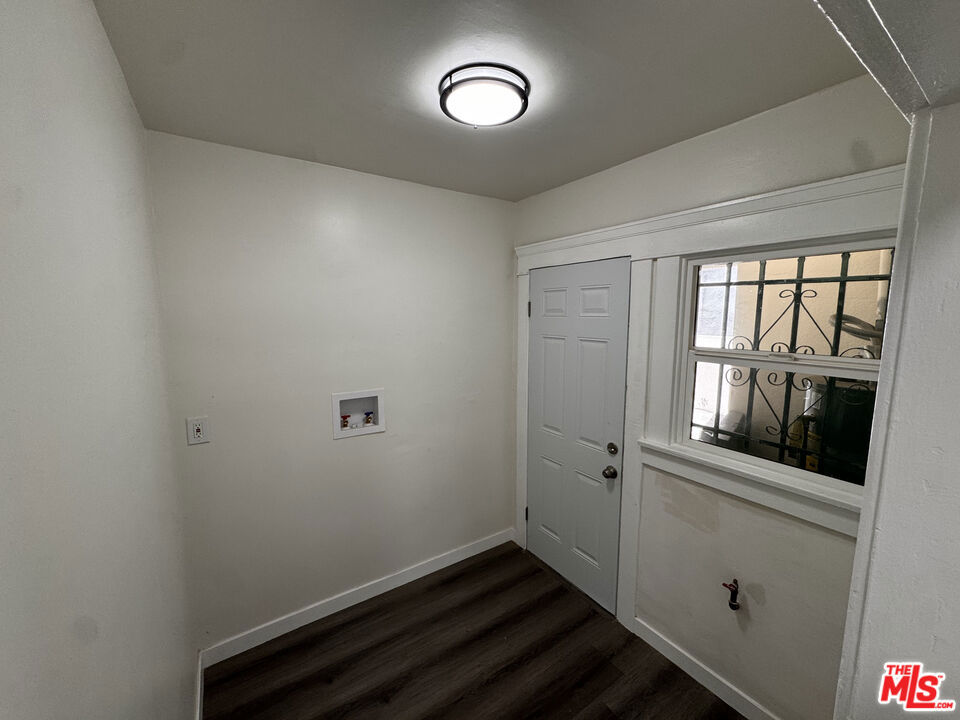 1100 Saint Louis Avenue Property Photo 9