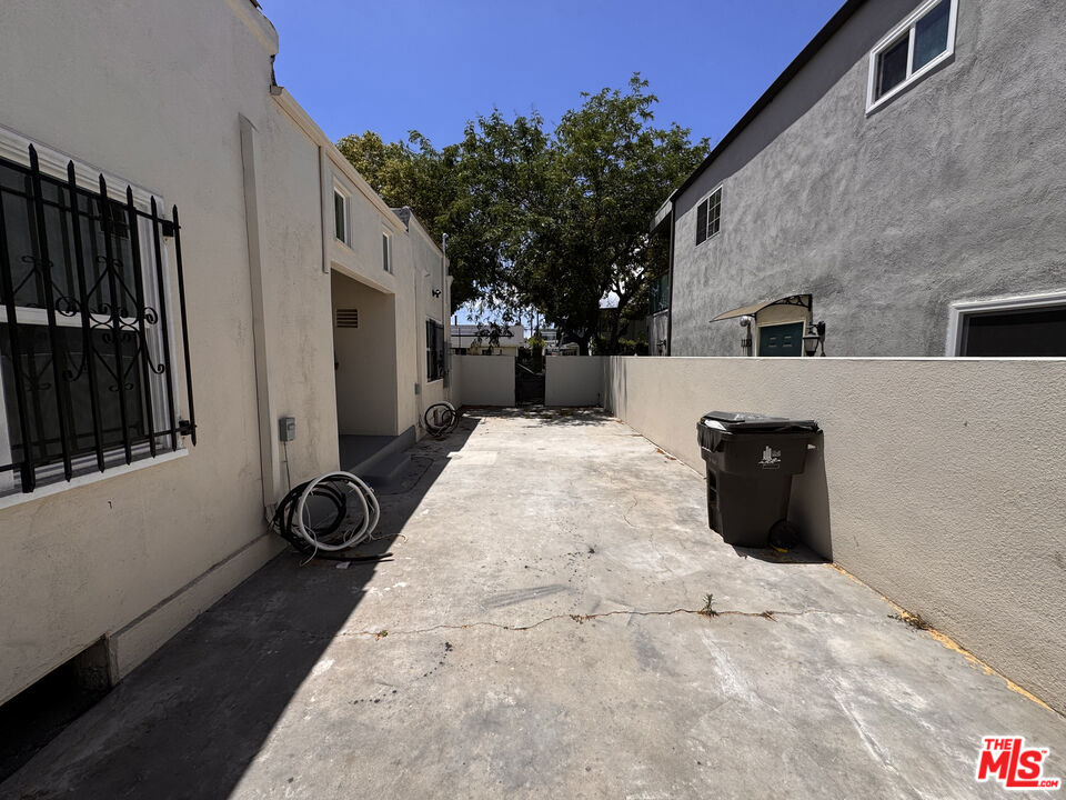1100 Saint Louis Avenue Property Photo 12