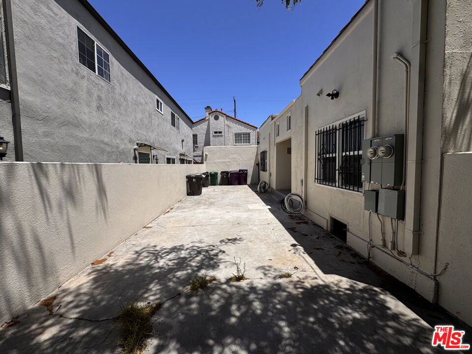1100 Saint Louis Avenue Property Photo 13