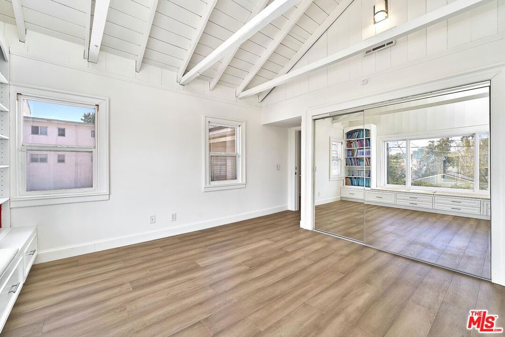 860 S Norton Avenue Property Photo 49