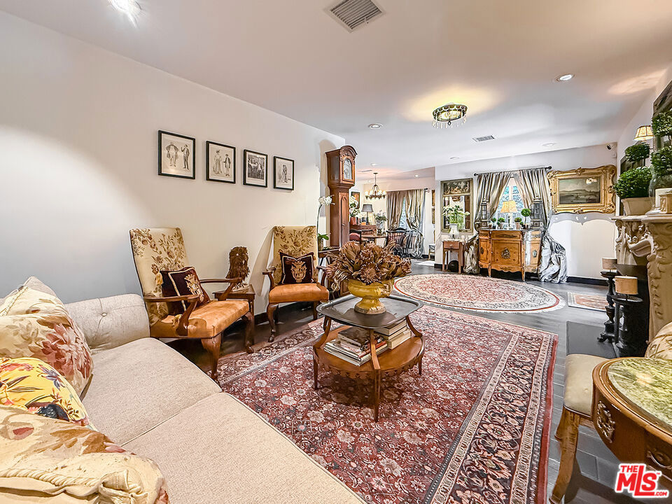 5236 Lennox Avenue Property Photo 8