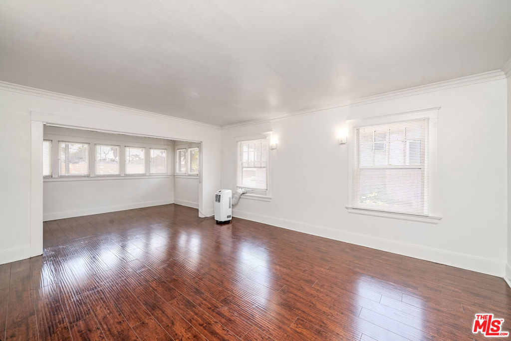 1404 S Manhattan Place Property Photo 26