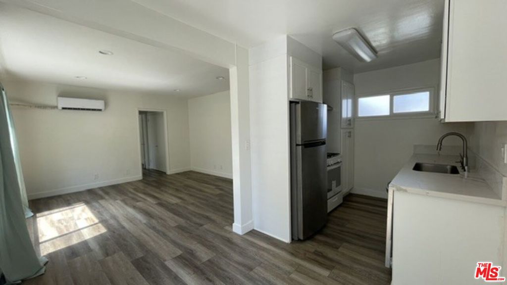 517 S Kenmore Avenue 12 Property Photo 5