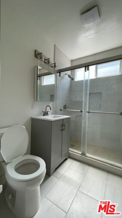 517 S Kenmore Avenue 12 Property Photo 13