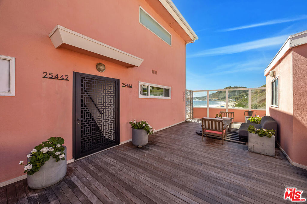 25444 Malibu Road Property Photo 7