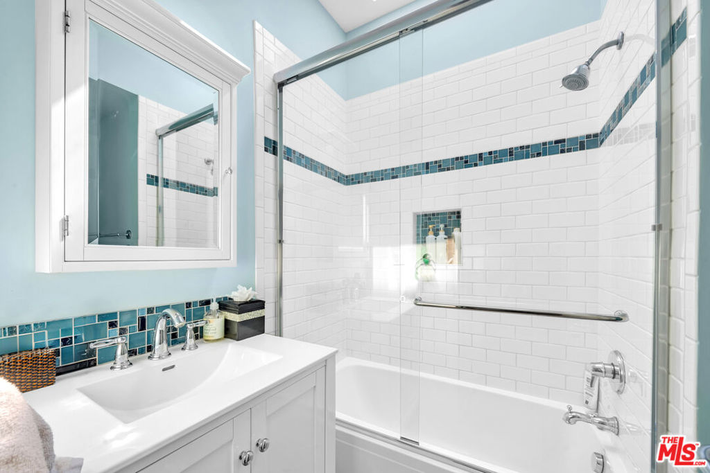 25444 Malibu Road Property Photo 15
