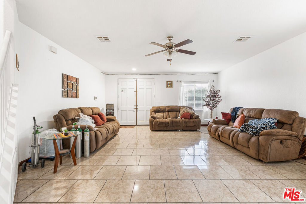 43525 Rucker Street Property Photo 2