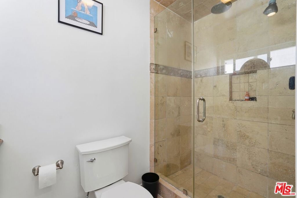 940 7th Street 8 Property Photo 17