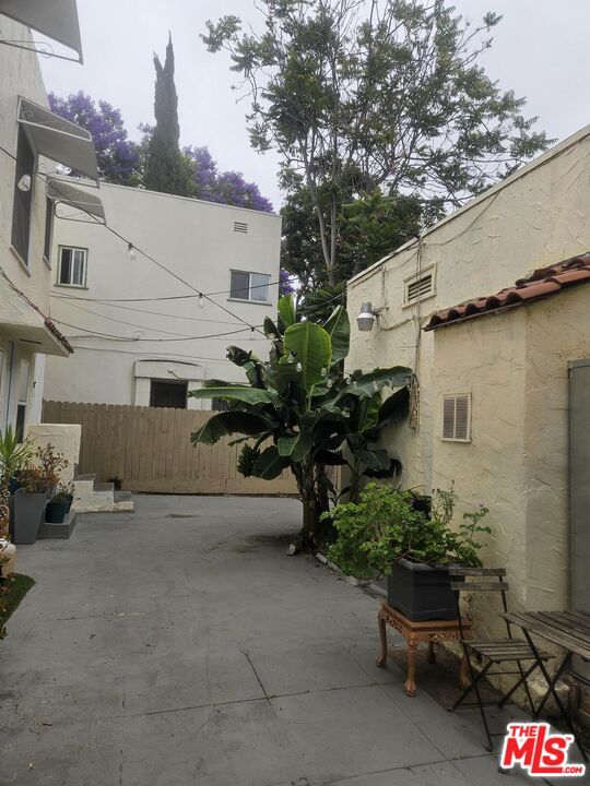 6477 Lexington Avenue Property Photo 5