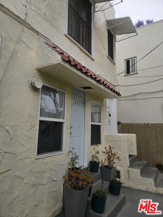 6477 Lexington Avenue Property Photo 6