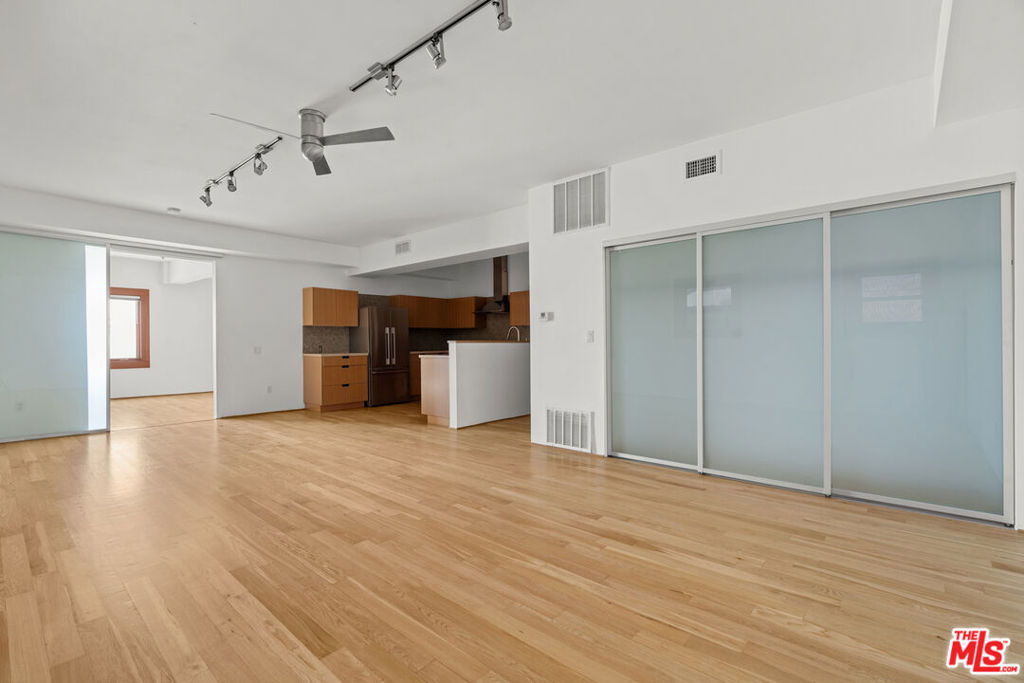 8 Brooks Avenue 11 Property Photo 10