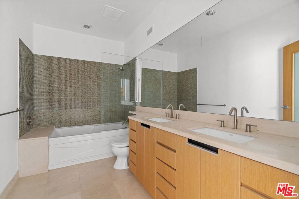 8 Brooks Avenue 11 Property Photo 17