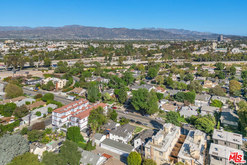 4445 Tujunga Avenue Property Photo 4