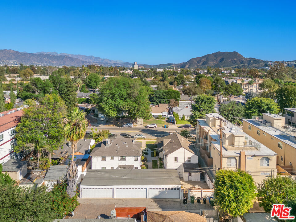 4445 Tujunga Avenue Property Photo 6