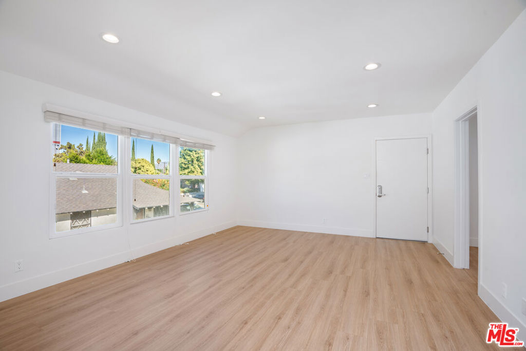4445 Tujunga Avenue Property Photo 15