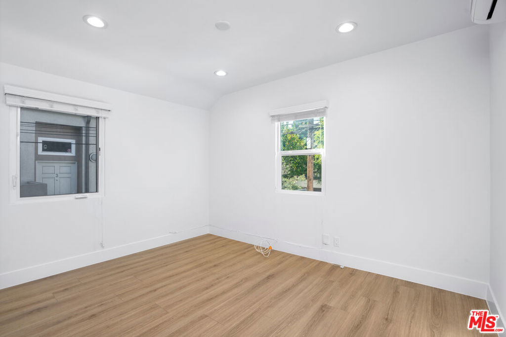 4445 Tujunga Avenue Property Photo 17