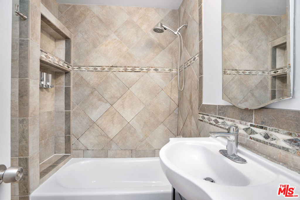 4445 Tujunga Avenue Property Photo 25